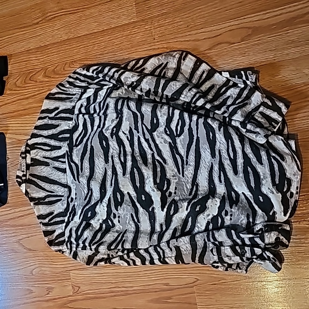 Shirts - Picture 7 of 10